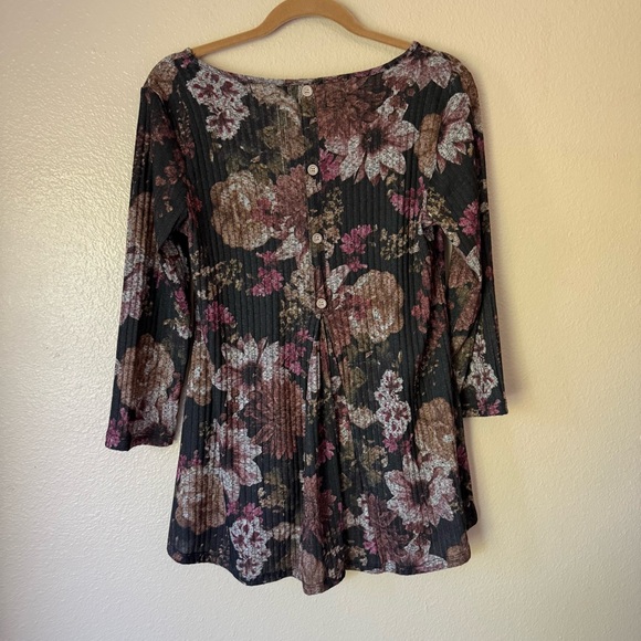 Cable & Gauge Floral Print Tunic - Picture 4 of 5